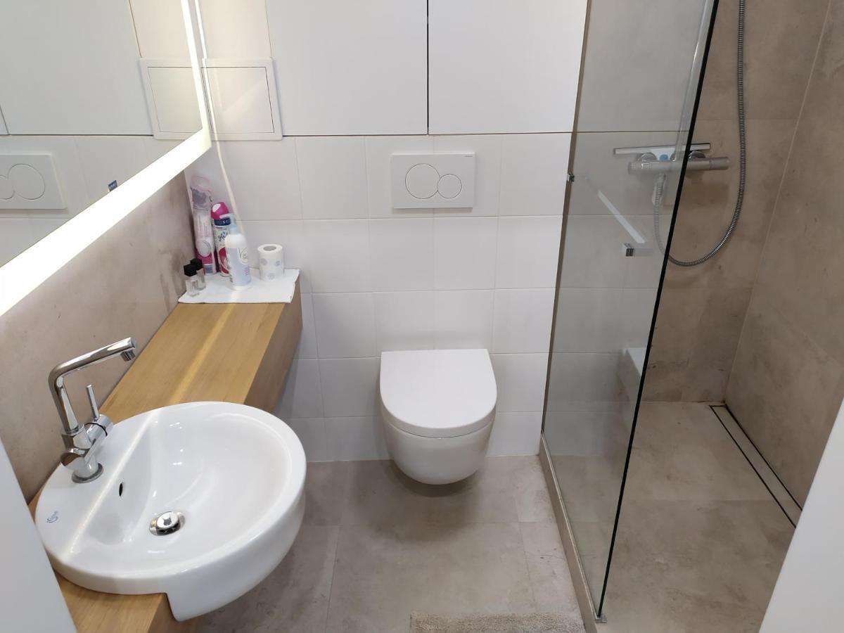 Apartamento Apartament Przy Starym Miescie Varsovia Exterior foto